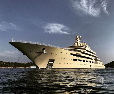 mega yacht 